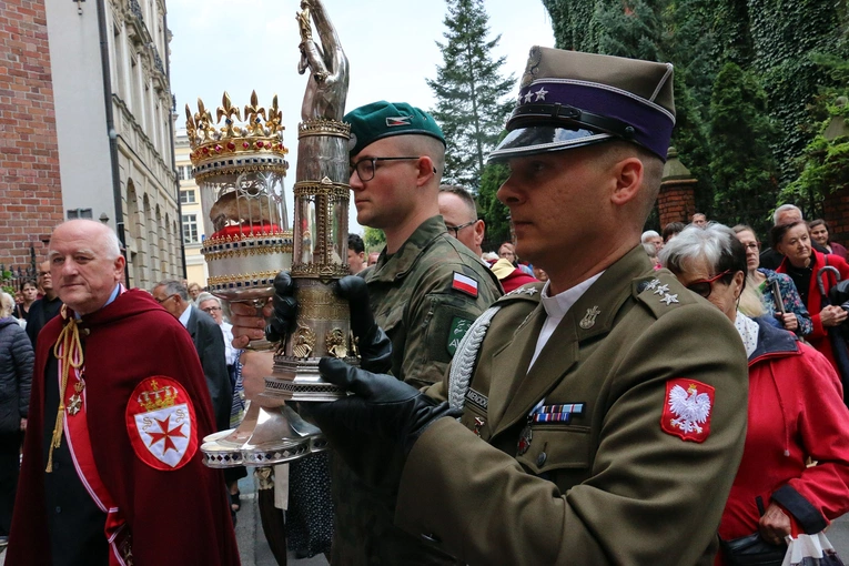 Procesja z relikwiami św. Doroty i św. Stanisława we Wrocławiu 2025