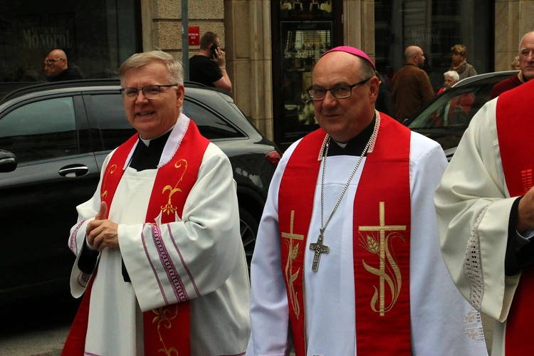 Procesja z relikwiami św. Doroty i św. Stanisława we Wrocławiu 2025