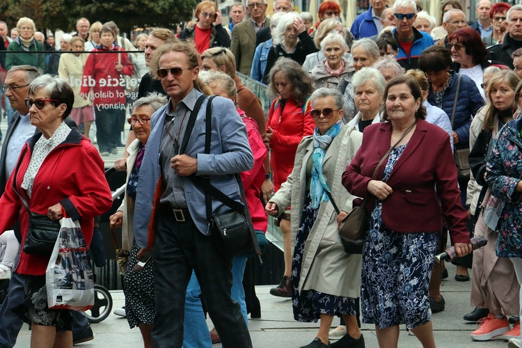 Procesja z relikwiami św. Doroty i św. Stanisława we Wrocławiu 2025