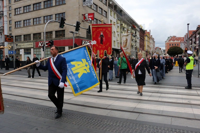 Procesja z relikwiami św. Doroty i św. Stanisława we Wrocławiu 2025