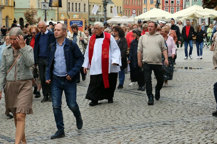 Procesja z relikwiami św. Doroty i św. Stanisława we Wrocławiu 2025