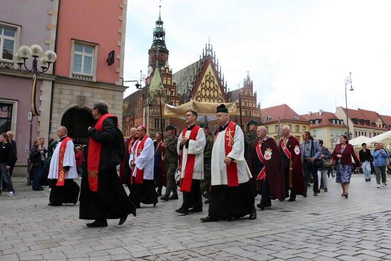 Procesja z relikwiami św. Doroty i św. Stanisława we Wrocławiu 2025