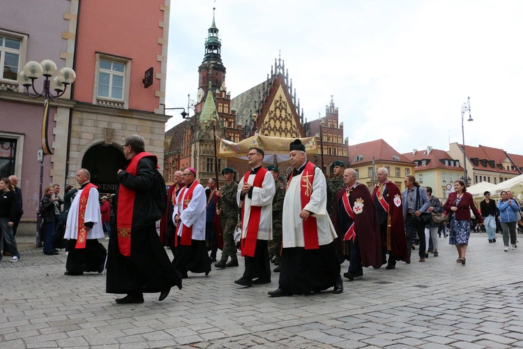 Procesja z relikwiami św. Doroty i św. Stanisława we Wrocławiu 2025