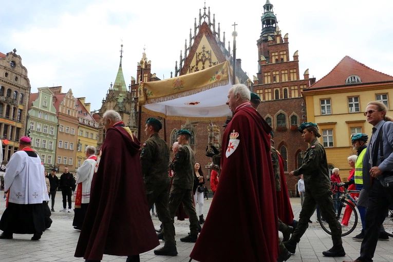 Procesja z relikwiami św. Doroty i św. Stanisława we Wrocławiu 2025