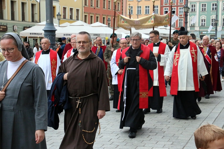 Procesja z relikwiami św. Doroty i św. Stanisława we Wrocławiu 2025