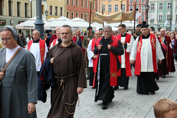 Procesja z relikwiami św. Doroty i św. Stanisława we Wrocławiu 2025