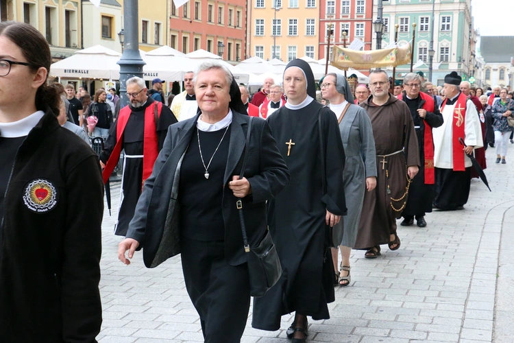 Procesja z relikwiami św. Doroty i św. Stanisława we Wrocławiu 2025