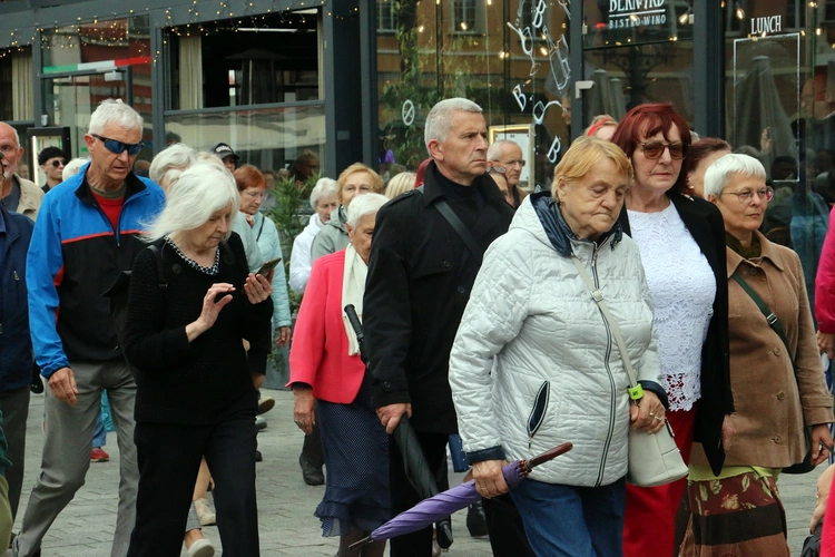 Procesja z relikwiami św. Doroty i św. Stanisława we Wrocławiu 2025