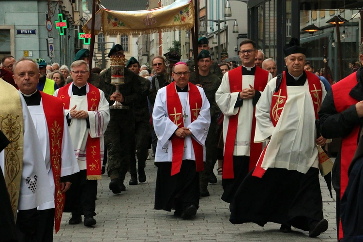 Procesja z relikwiami św. Doroty i św. Stanisława we Wrocławiu 2025