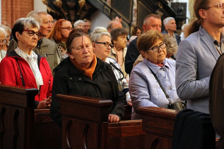 Procesja z relikwiami św. Doroty i św. Stanisława we Wrocławiu 2025