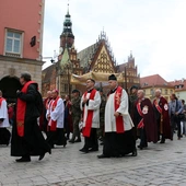 Procesja z relikwiami św. Doroty i św. Stanisława we Wrocławiu 2025