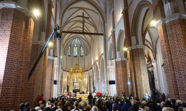 w gnieźnieńskiej katedrze na zakończenie XII Zjazdu