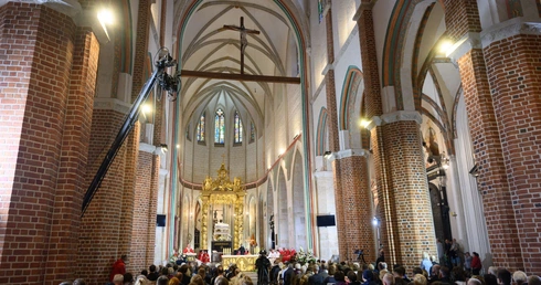 w gnieźnieńskiej katedrze na zakończenie XII Zjazdu