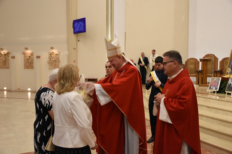 Eucharystia pod przewodnictwem bp. Szlachetki