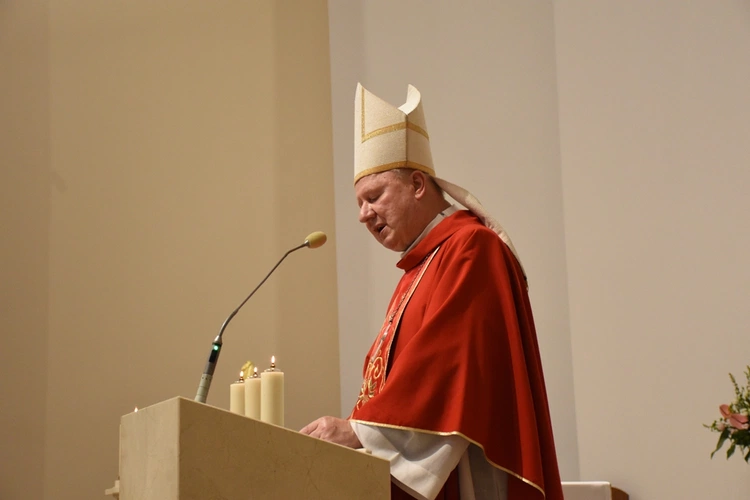 Eucharystia pod przewodnictwem bp. Szlachetki