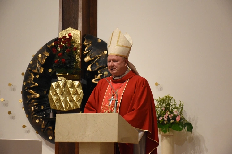 Eucharystia pod przewodnictwem bp. Szlachetki
