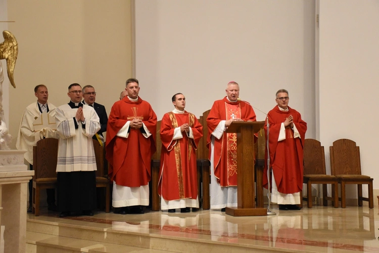 Eucharystia pod przewodnictwem bp. Szlachetki