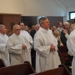 Od 60 lat pełni służbę przy ołtarzu