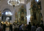 Spoglądając na krzyż