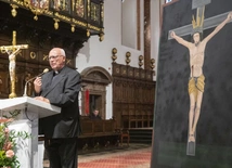 Ks. Waldemar Chrostowski o krzyżu w Starym i Nowym Testamencie