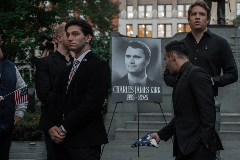 Charlie Kirk obnażał „opresyjną, pozbawioną humoru i zwyczajnie wrogą” kulturę lewicową i pomagał młodym ludziom wierzyć w to, w co wierzą