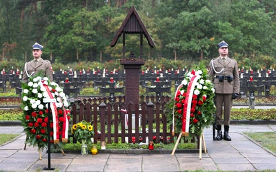 Abp Galbas w Palmirach: Wojna zawsze zaczyna się od słów, podziałów i obojętności wobec drugiego człowieka