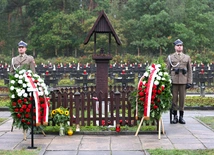 Abp Galbas w Palmirach: Wojna zawsze zaczyna się od słów, podziałów i obojętności wobec drugiego człowieka