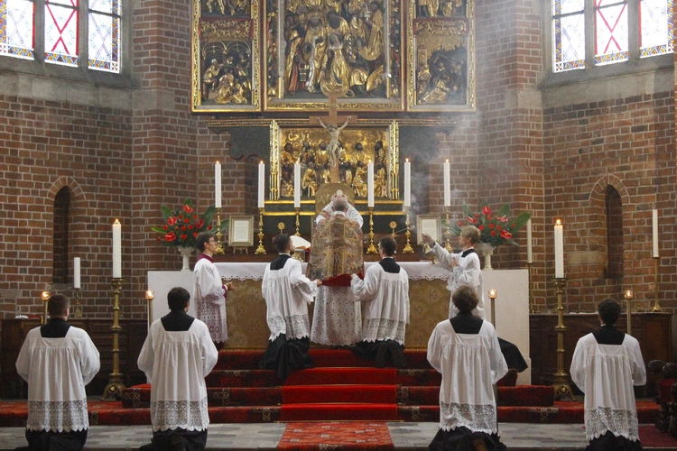 Uroczystość Podwyższenia Krzyża Świętego w Duszpasterstwie Wiernych Tradycji Łacińskiej