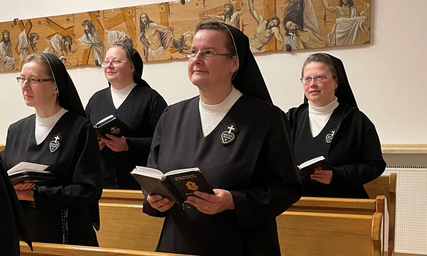 W sercach sióstr pasjonistek bije serce Matki