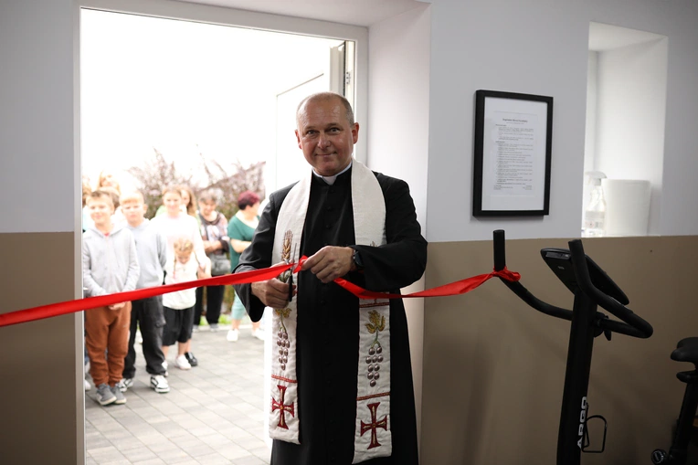 Otwarcie siłowni parafialnej w Słupi