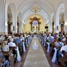 Każdy element wystroju – od dzwonów, przez organy, aż po ołtarze i relikwie – świadczy o trosce parafian i duszpasterzy, którzy pragną, by było to miejsce modlitwy zakorzenione w historii i otwarte na przyszłość.