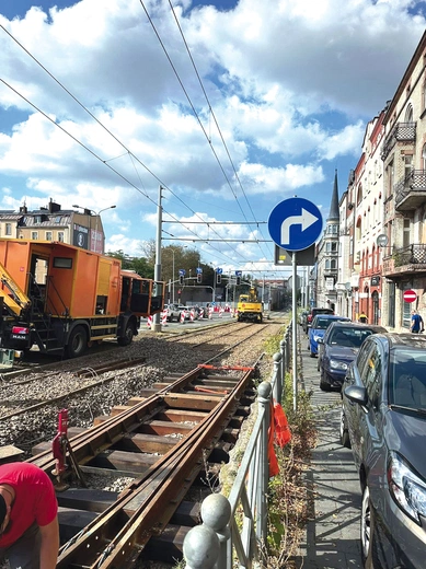Nowe połączenie torowe przy ul. Katowickiej ma umożliwić powrót komunikacji tramwajowej w centrum miasta. 