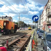 Nowe połączenie torowe przy ul. Katowickiej ma umożliwić powrót komunikacji tramwajowej w centrum miasta. 
