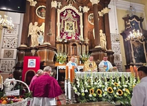 Abp Tadeusz Wojda, przewodniczący KEP, podobnie jak 25 lat temu kard. Józef Glemp, stanął na czele jubileuszowych uroczystości w żuromińskim sanktuarium.