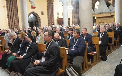 Czas modlitwy i rozmowy, słuchania i ciszy.