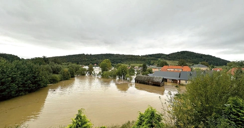 Wieś zamieniła się w jedno wielkie jezioro. 