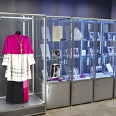 – Wystawa poświęcona bp. A. Stankiewiczowi wpisuje się w jedno z działań, które zmierzają do zorganizowania muzeum diecezjalnego. To zbiory przyszłego, mamy nadzieję, muzeum – wyjaśnia bp Adrian Put.