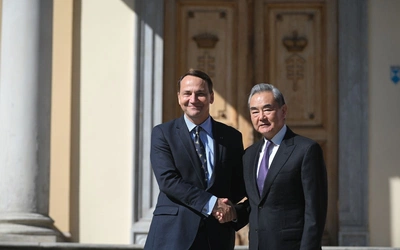 Wang Yi podczas spotkania z ministrem Sikorskim