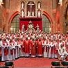 Kapelani straży pożarnej z całej Polski modlą się na rekolekcjach we Wrocławiu