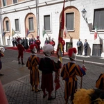 Gwardia Szwajcarska przygotowuje się do przysięgi nowych rekrutów