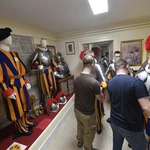 Gwardia Szwajcarska przygotowuje się do przysięgi nowych rekrutów