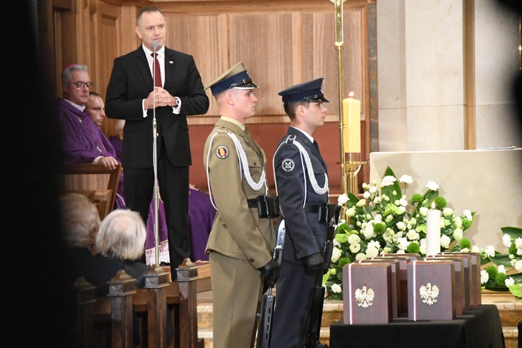 Pogrzeb ofiar zbrodni katyńskiej