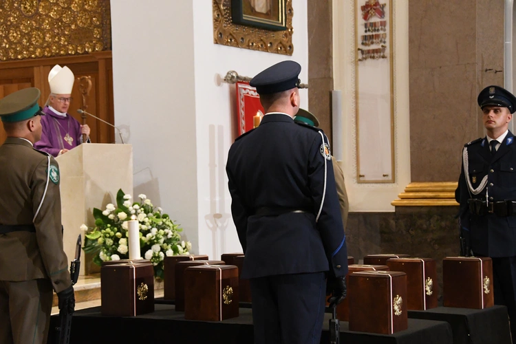 Pogrzeb ofiar zbrodni katyńskiej