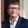 Polacy nie są przekonani do stawiania wiatraków. Czy zielona energia zastąpi nam węgiel?