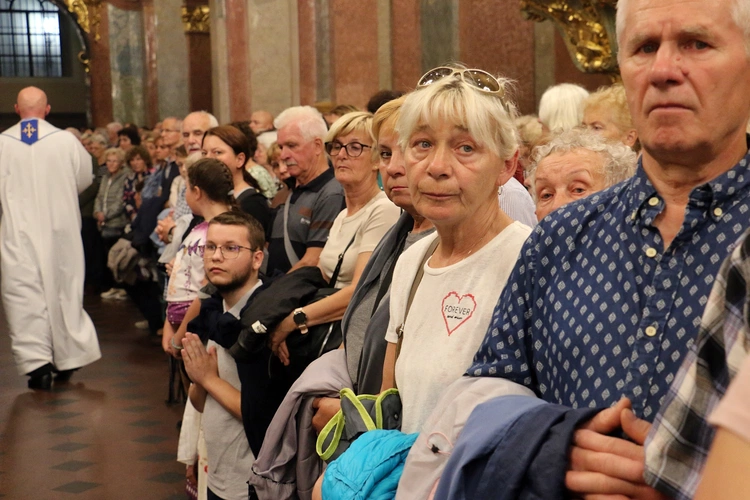 Pielgrzymka wiernych i duchowieństwa archidiecezji wrocławskiej na Jasną Górę
