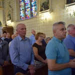 Mężczyźni u św. Józefa