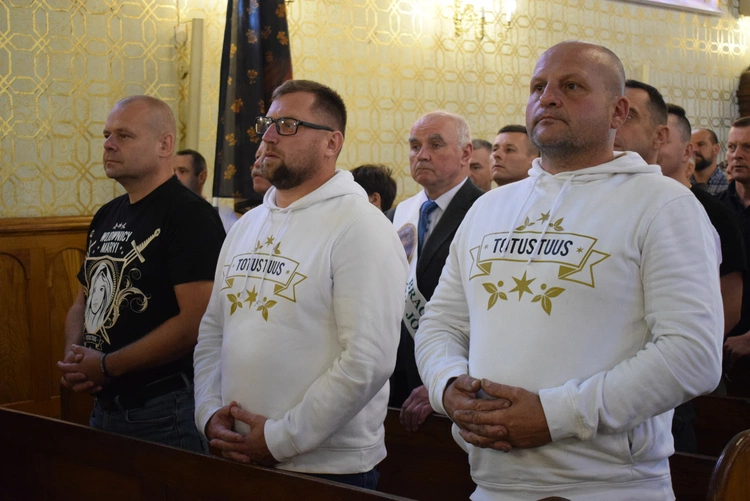 Mężczyźni u św. Józefa