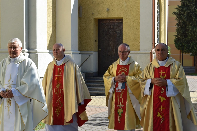 Mężczyźni u św. Józefa