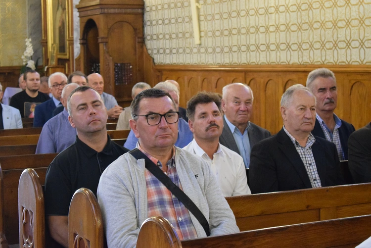 Mężczyźni u św. Józefa