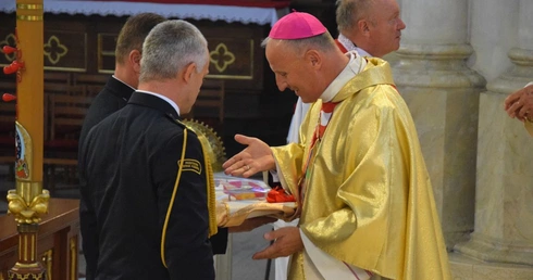 Pielgrzymka strażaków w Radomiu